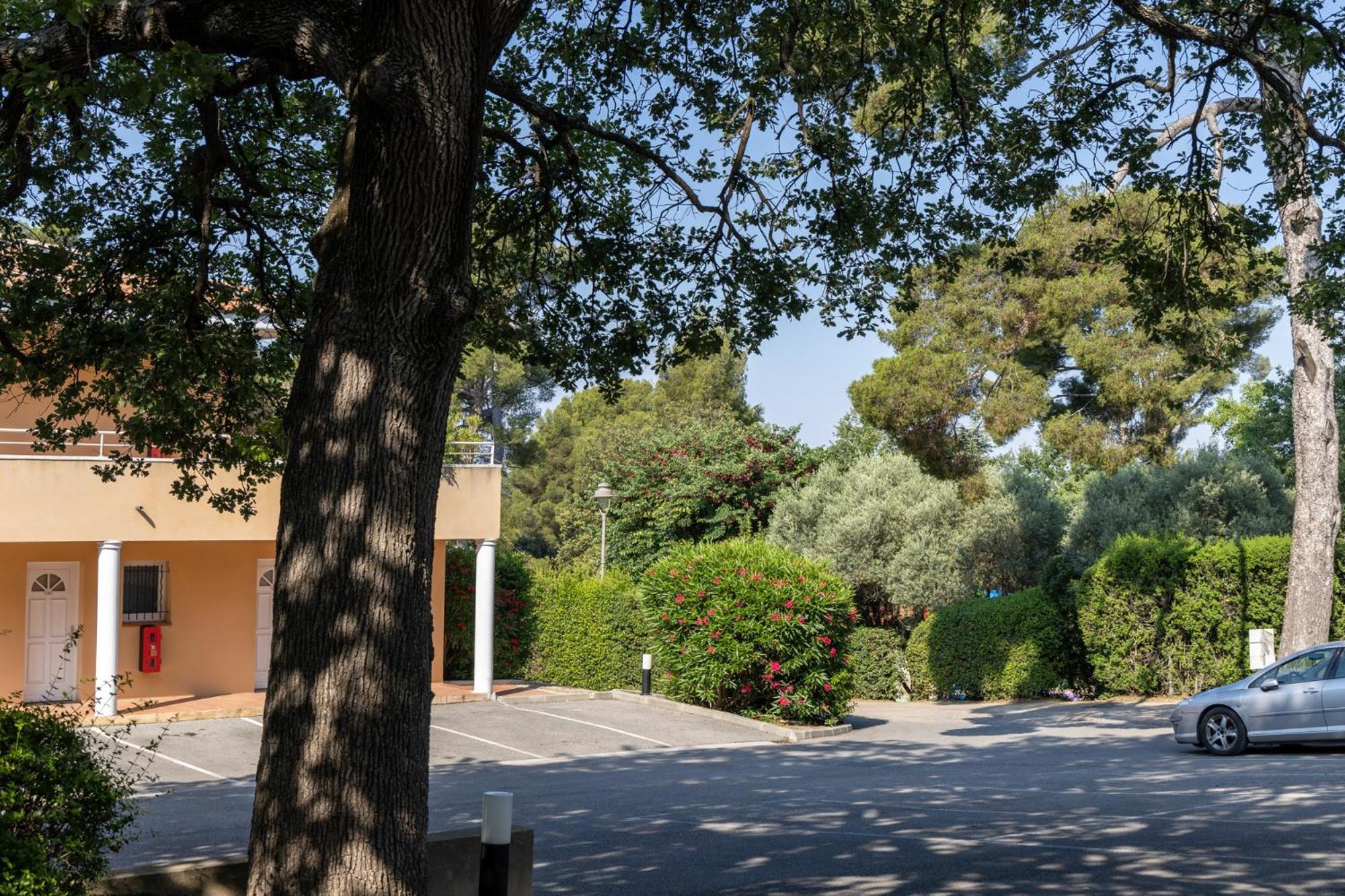 The Originals City, Hotel Cote Sud, Marseille Est Allauch Exteriér fotografie